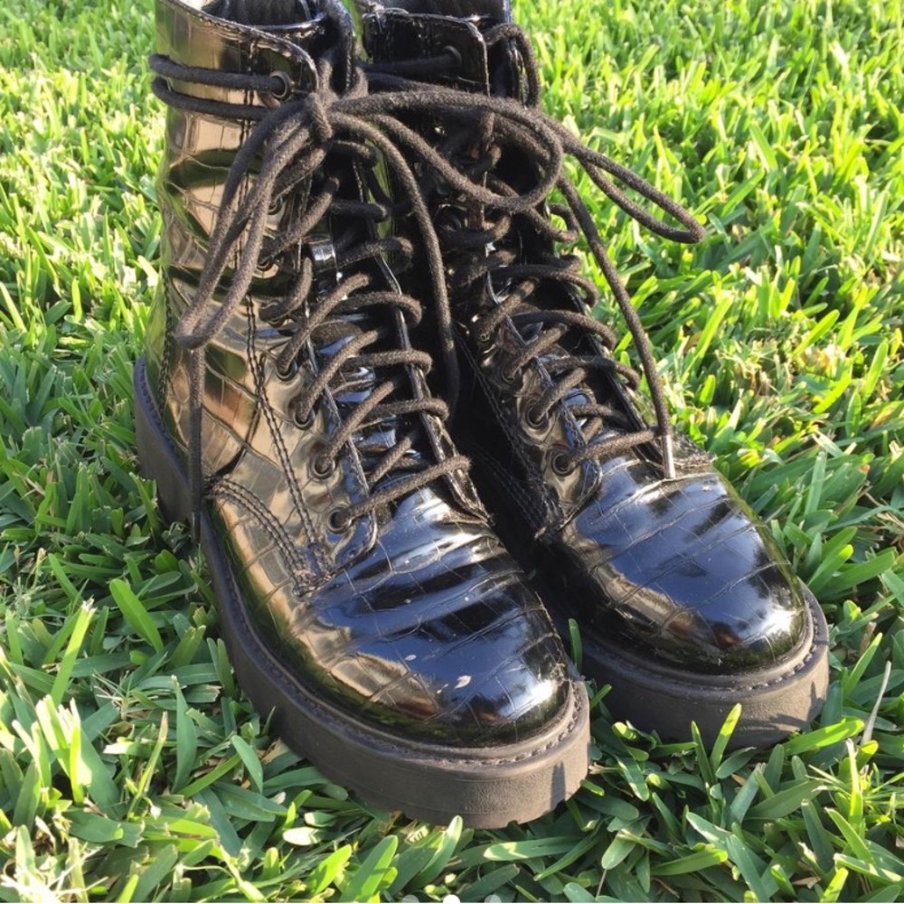 Steve Madden Tornado boots - Picture 2 of 2